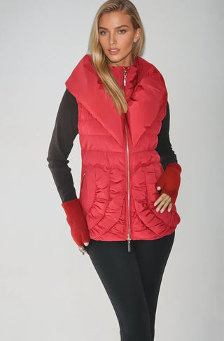 Christina Vest, Scarlet