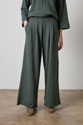 Terry Pant, Mineral
