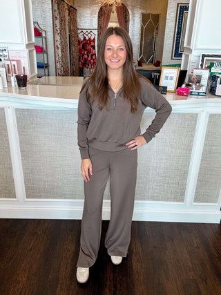 Airessentials Smooth Front Wide Leg, Mineral SPANX Monkee's of Fayetteville