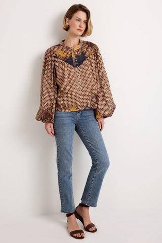 Rhiannon Top, Flores